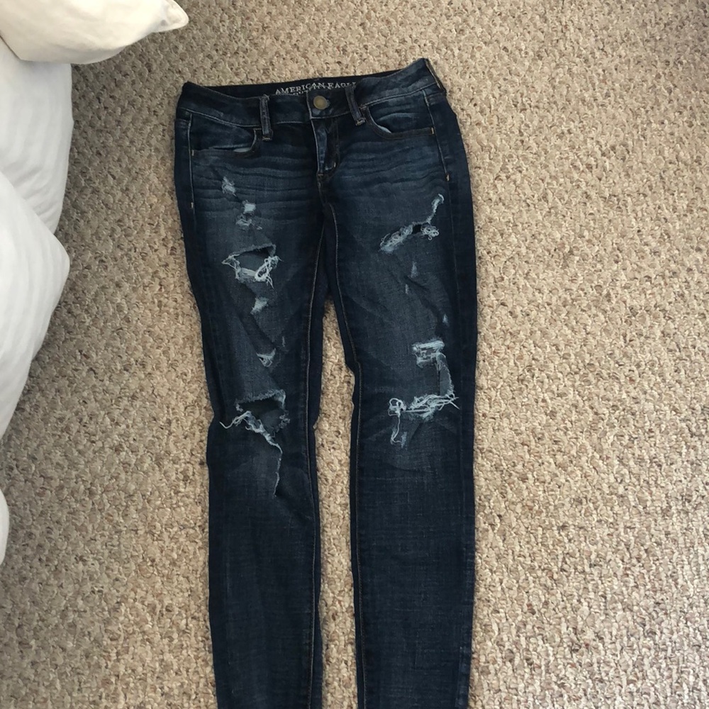 American Eagle Size 2 Ripped Jeggings